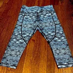 Zyia Cobra Metallic Pocket Light n Tight Hi-Rise Capri 20"